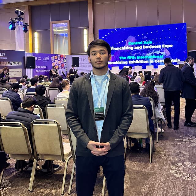 Акобир Кучкаров